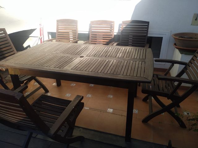 1 Mesa y 6 sillas de jardín de segunda mano por 150 € en La Cala del