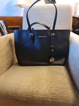 Bolso shopper Mk de segunda mano por 150 EUR en Premià de Dalt en WALLAPOP