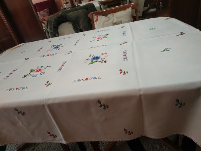 Mantelería hilo Bordada