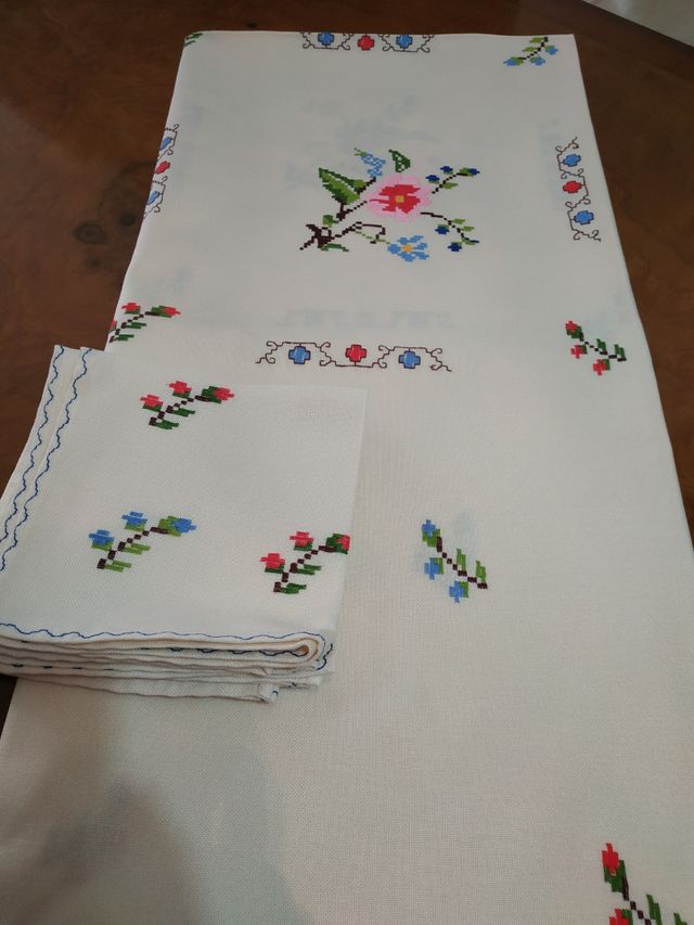 Mantelería hilo Bordada
