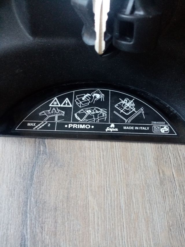 Porta skis con imán y llave para techo del coche. 