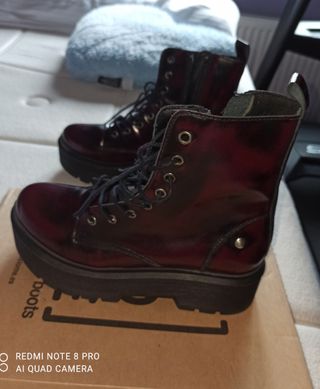 Botas con plataforma,-estilo militar burdeos T-38 de segunda mano por 48  EUR en Alcorcón en WALLAPOP
