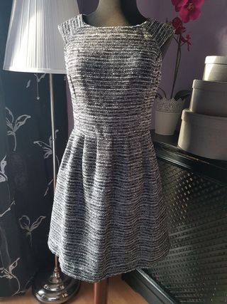 Vestido corto gris tela Chanel de segunda mano por 10 EUR en Salamanca en  WALLAPOP