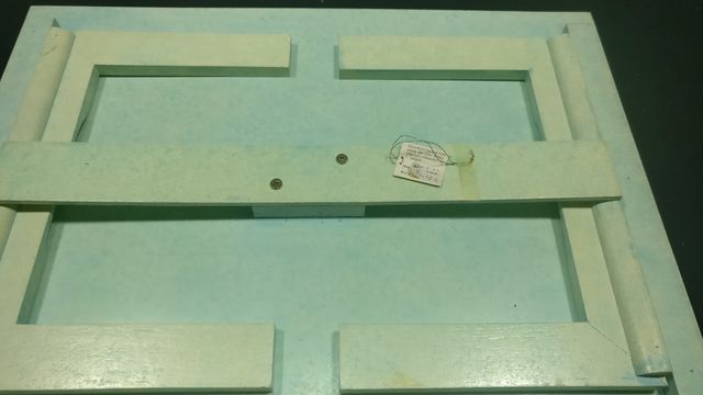 Mesa/tabuleiro dobrável pintada à mão.