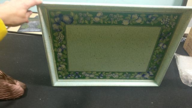 Mesa/tabuleiro dobrável pintada à mão.