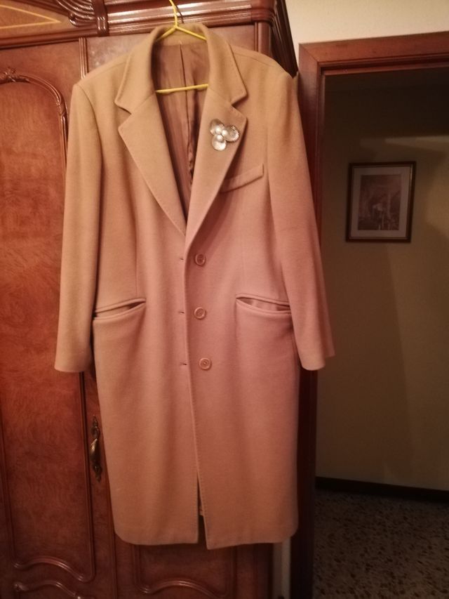 Abrigo de paño  forrado muy buen género