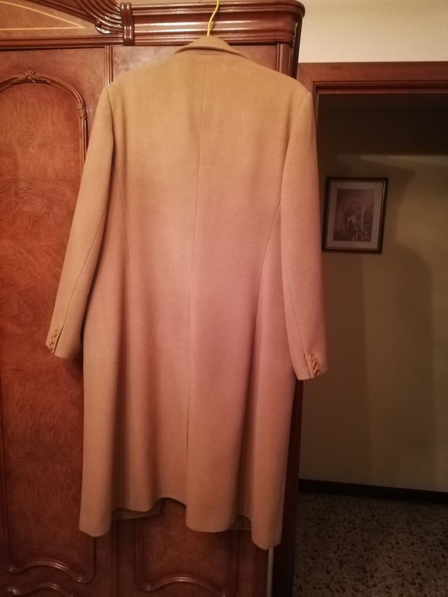 Abrigo de paño  forrado muy buen género