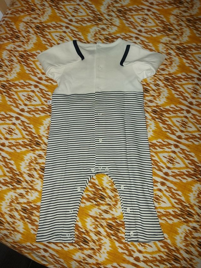 mono de vestir absorba