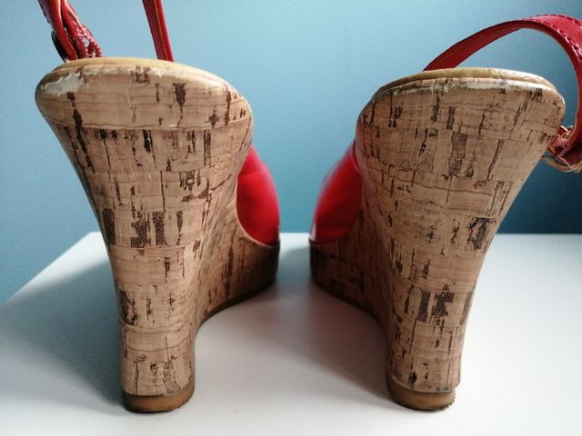 Sandalias rojas charol estilo PIN-UP. Talla 36