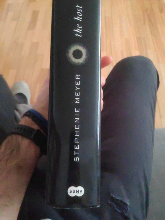 The host (la huésped)