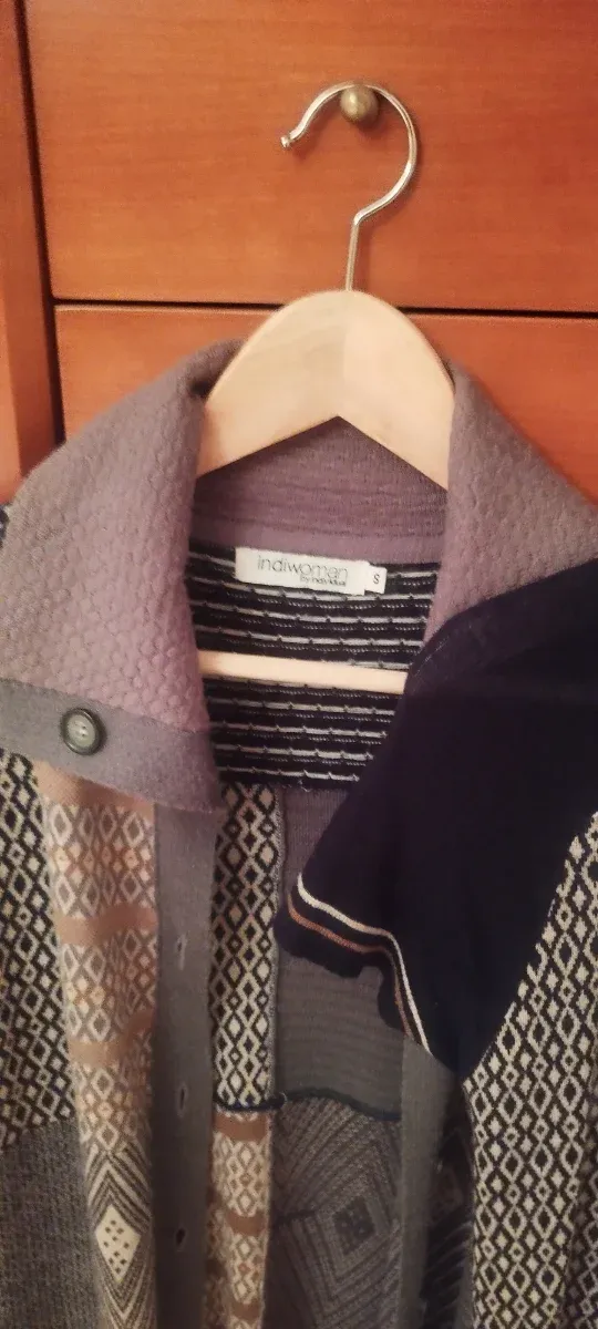 Vendo conjunto vestido y abrigo de mujer.