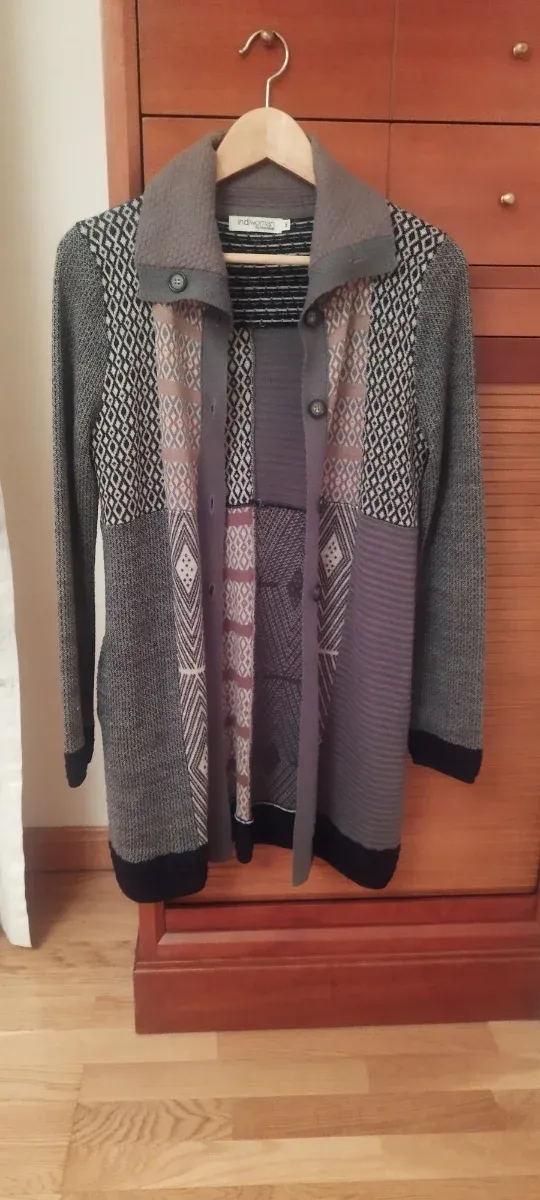 Vendo conjunto vestido y abrigo de mujer.