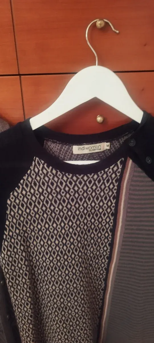 Vendo conjunto vestido y abrigo de mujer.