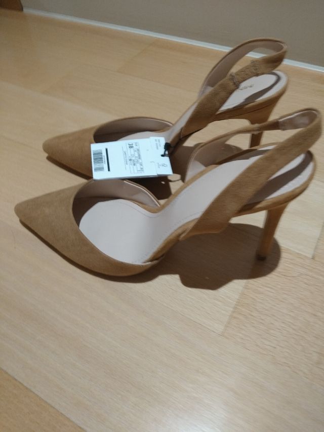 Zapato de salón beige