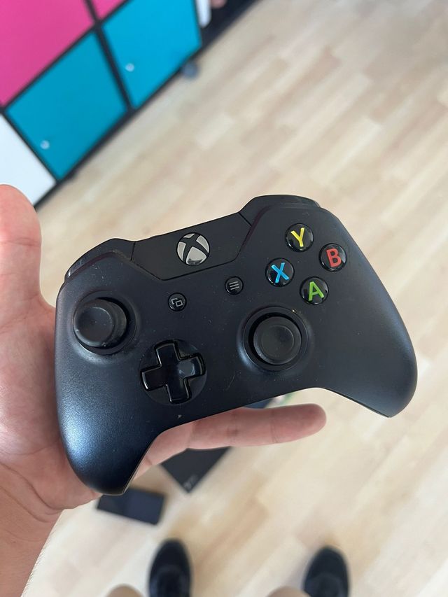 Consola Xbox one 1tb con juegos y mando