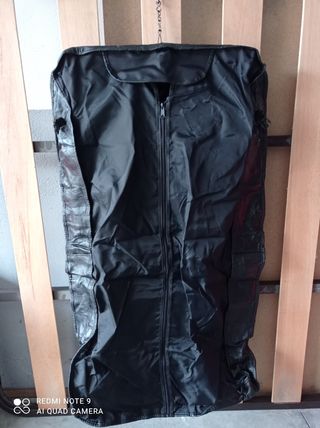 Maleta porta trajes (ver fotos) de segunda mano por 20 EUR en Arganda del  Rey en WALLAPOP