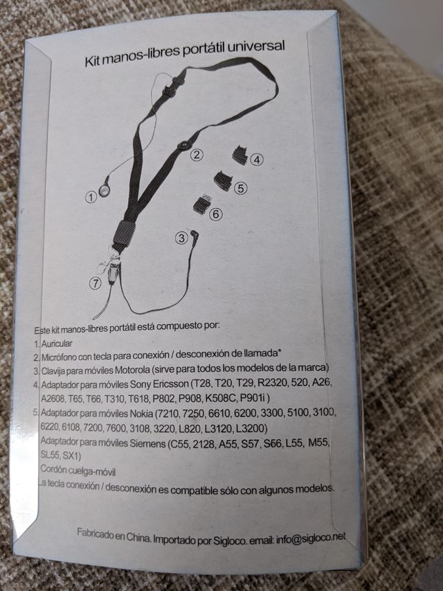 REGALO KIT MANOS LIBRES PORTÁTIL UNIVERSAL