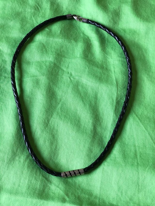 Collar cuero