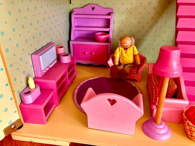 Casa de muñecas en madera de segunda mano por 100 € en Castelldefels en