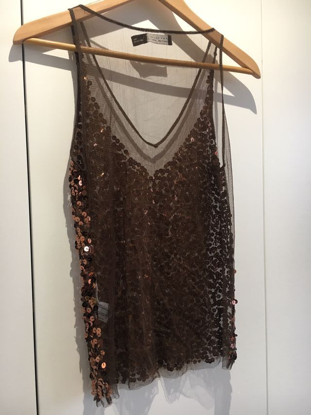 Camiseta lentejuelas talla M zara
