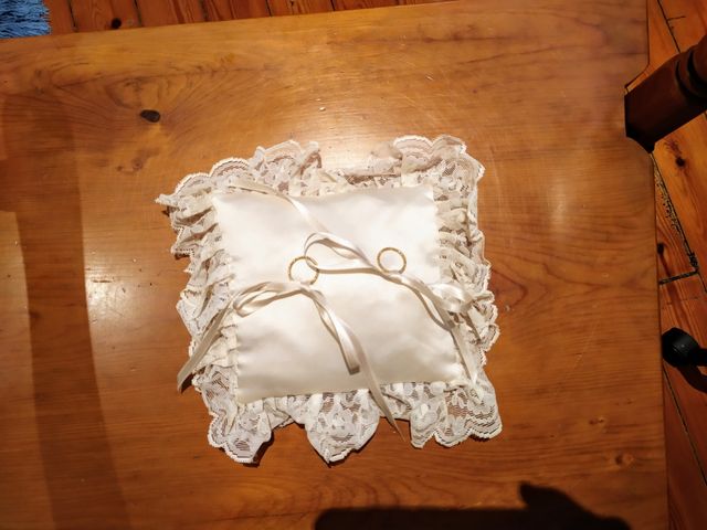 Arras de plata con cesta y cojín para anillos