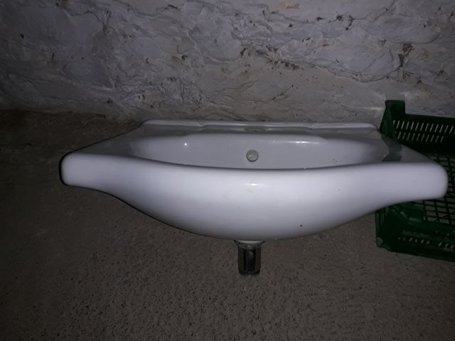 2 LAVABOS NUEVOS A ESTRENAR, UNO GRANDE Y PEQUEÑO.