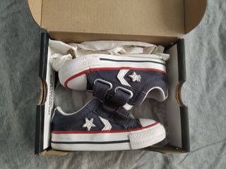 Playeras converse bebé de segunda mano por 10 EUR en Liaño en WALLAPOP