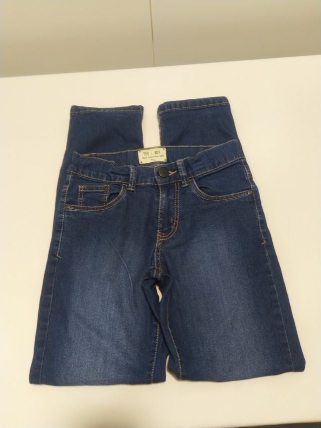 Pantalón Vaquero niño T.9/10 en buen estado