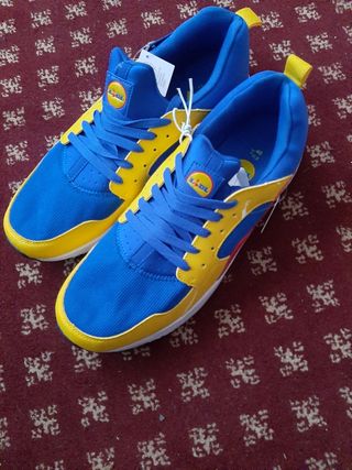 Zapatillas lidl de segunda mano por 30 EUR en Zaragoza en WALLAPOP