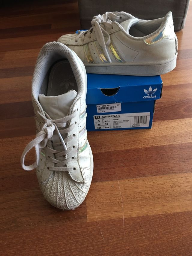 Padre Alfombra de pies Cuatro Adidas superstar talla 35 de segunda mano por 20 € en Vilanova i la Geltrú en WALLAPOP Padre Alfombra de pies Cuatro Adidas superstar talla 35 de segunda mano por 20 € en Vilanova i la Geltrú en WALLAPOP