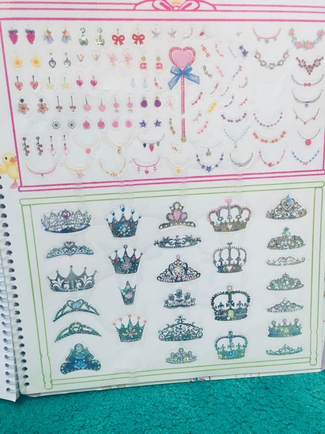 libro colorear y diseñar princesas