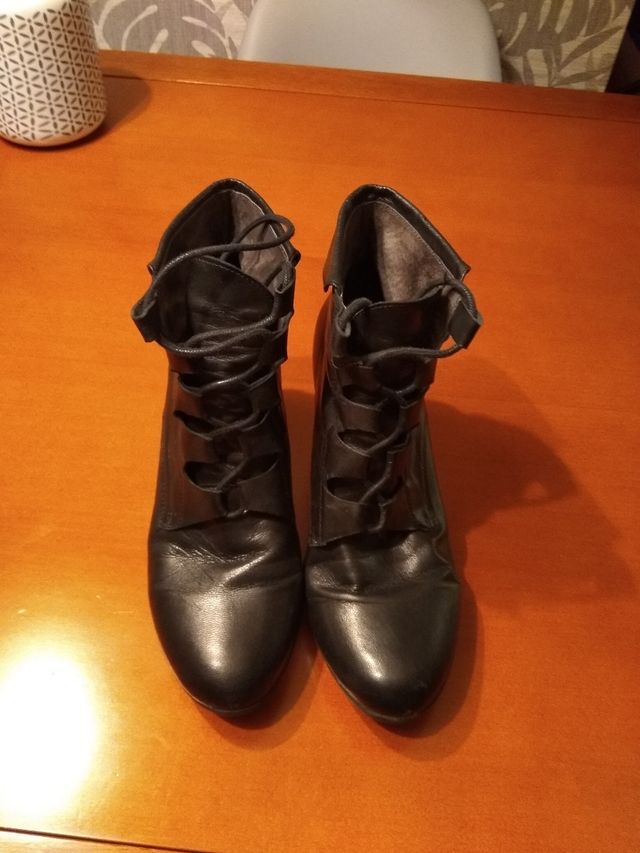 Botines de piel