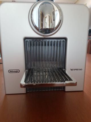 Cafetera Nespresso delonghi de segunda mano por 59 EUR en Valencia en  WALLAPOP