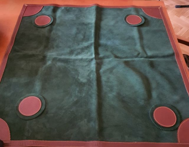 Tapete de piel para jugar a las cartas