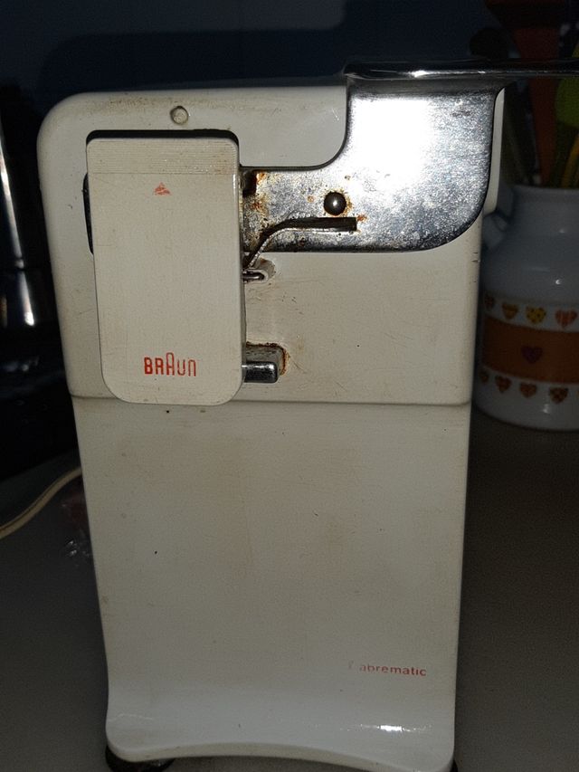 abrelatas y afilador Braun