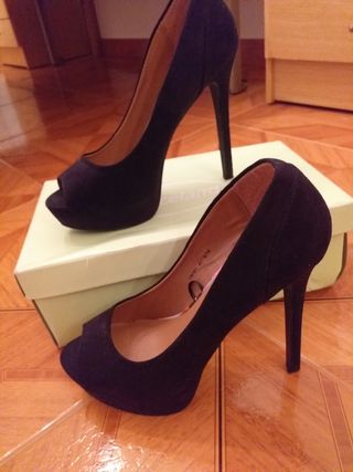 Zapatos abiertos delante de segunda mano por 15 EUR en Vimianzo en WALLAPOP