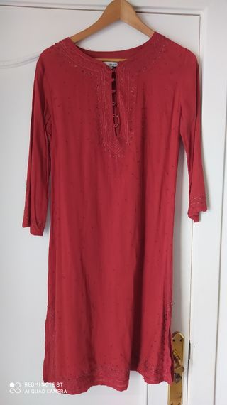 Camisa chilaba de Zara de segunda mano por 5 EUR en Son Sardina en WALLAPOP