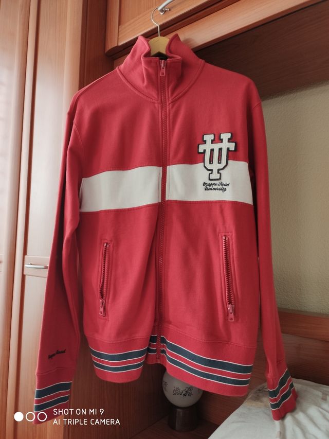 Sudadera Roja universitaria