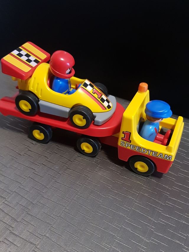 Grúa y coche carreras Playmobil 123