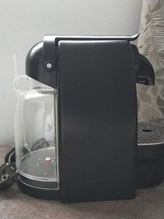Cafetera Nespresso ESSENZA FLOW STOP 