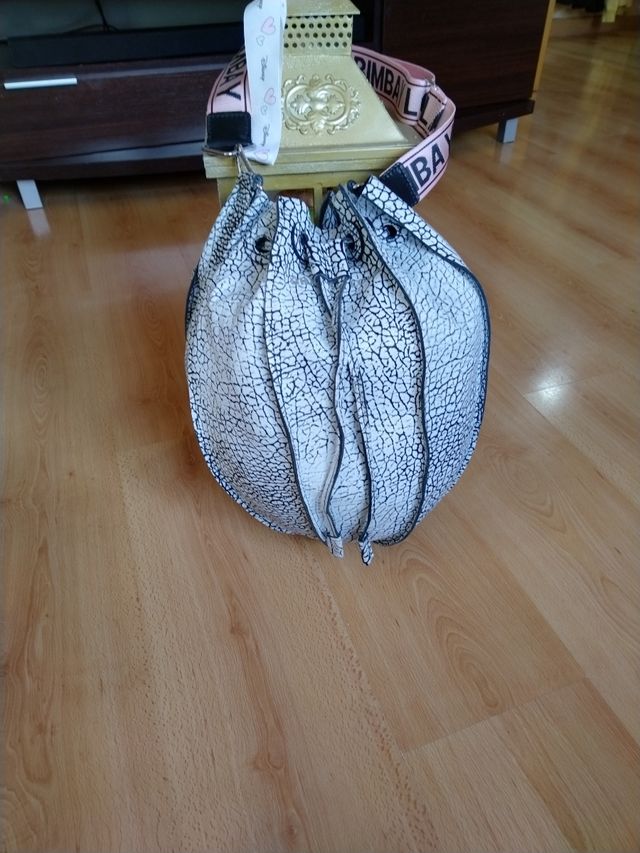 bolso de piel bimba y Lola bombonera saco de segunda mano por 159