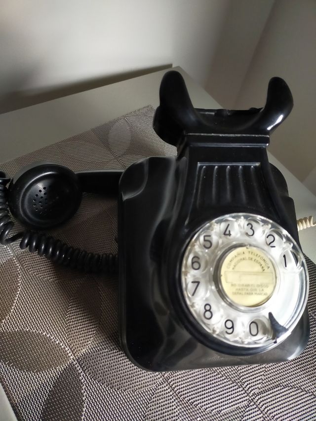 Teléfono antiguo retro baquelita colgar