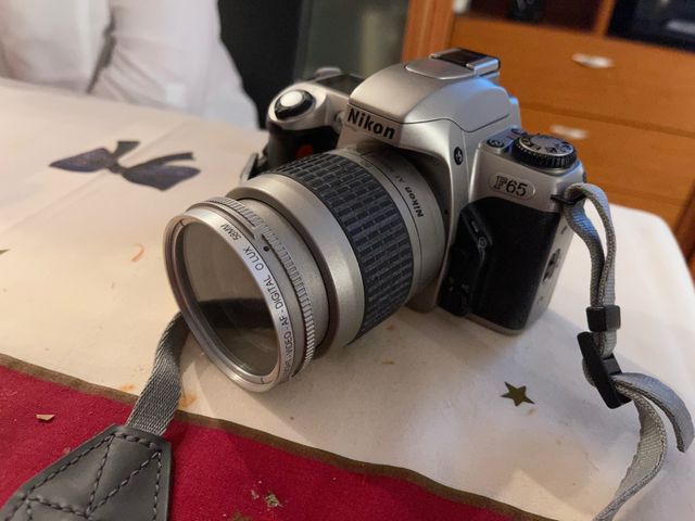 Cámara réflex de carrete F-65