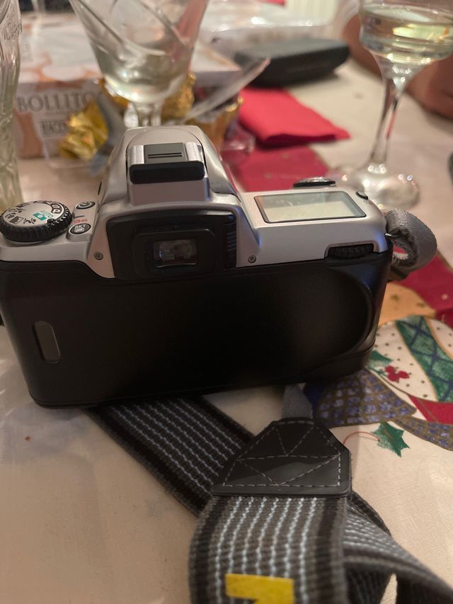 Cámara réflex de carrete F-65