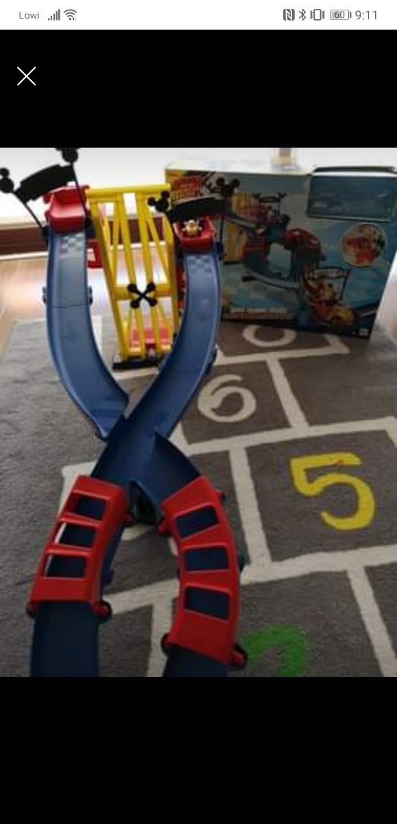 Mickey y los superpilotos, pista de entrenamiento