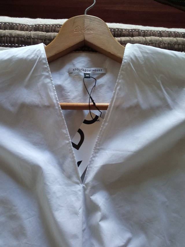 Camisa de algodón con bajo asimétrico