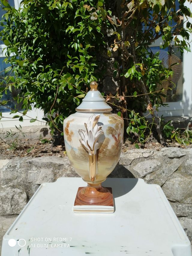 jarron con tapa pintado a mano