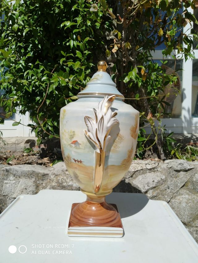 jarron con tapa pintado a mano