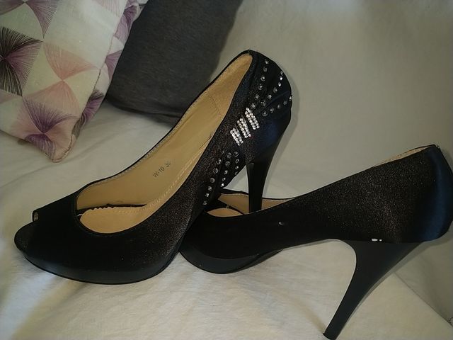 Zapatos de raso negro