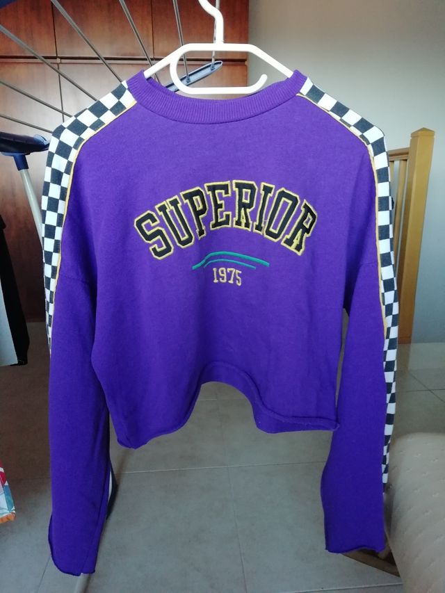 Sudadera lila/morada corta